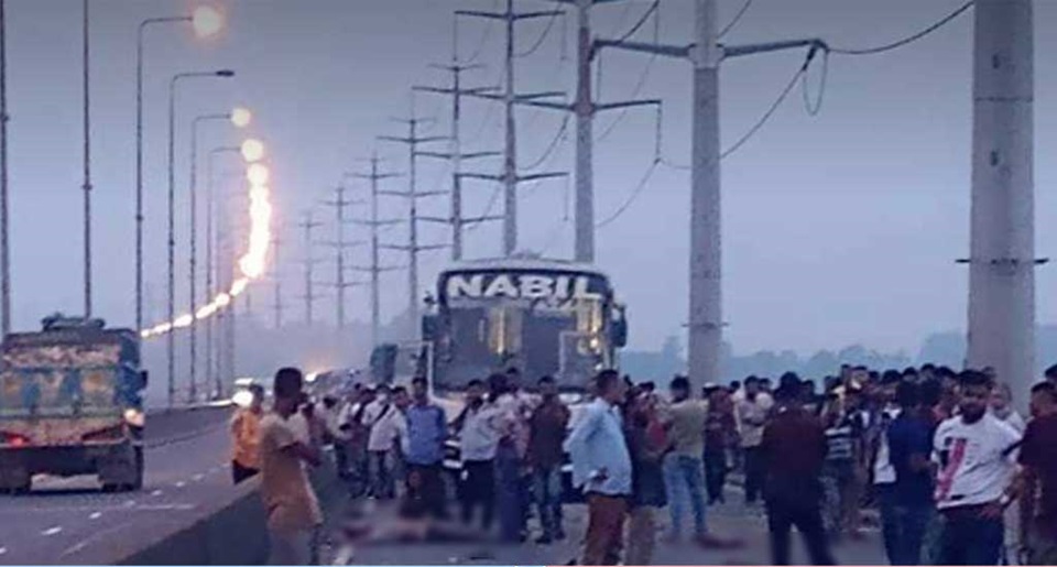 বঙ্গবন্ধু সেতুতে বাস-ট্রাক সংঘর্ষ, নিহত ৩
