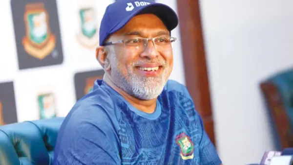 হাথুরুসিংহেকে বরখাস্ত করল বিসিবি