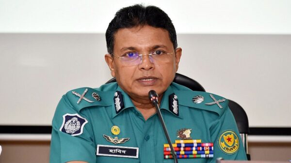 সাবেক ডিএমপি কমিশনারসহ ১৭ পুলিশের বিরুদ্ধে গ্রেপ্তারি পরোয়ানা