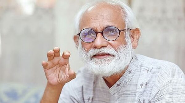 জেড আই খান পান্নার বিরুদ্ধে হত্যাচেষ্টা মামলা বৈষম্যবিরোধী ছাত্র আন্দোলন চলাকালে গত ১৯ জুলাই আহাদুল ইসলামকে গুলি ও মারধরের মাধ্যমে হত্যাচেষ্টার অভিযোগে সুপ্রিম কোর্টের আইনজীবী এবং মানবাধিকার সংস্থা আইন ও শালিস কেন্দ্রের চেয়ারপারসন জেড আই খান পান্নাসহ ১৮০ জনের বিরুদ্ধে মামলা দায়ের করা হয়েছে। বৃহস্পতিবার (১৭ অক্টোবর) আহত আহাদুলের বাবা মো. বাকের (৫২) খিলগাঁও থানায় এ মামলা করেন। মামলার এজাহারে বলা হয়, আহাদুলসহ অন্যরা মেরাদিয়া বাজারের কাছে বিক্ষোভ করছিলেন। তখন নাম না জানা বিজিবি, পুলিশ ও আওয়ামী লীগের নেতাকর্মীরা অন্য আসামিদের নির্দেশে গুলি চালায়। এ সময় আহাদুল গুলিবিদ্ধ হন। তিনি মাটিতে লুটিয়ে পড়লে ঘটনাস্থলে থাকা আসামিরা তাকে মারধরও করে। পরে তাকে নিকটস্থ হাসপাতালে নিয়ে যাওয়া হয়। এ মামলায় বিজিবির বর্তমান মহাপরিচালক মেজর জেনারেল মোহাম্মদ আশরাফুজ্জামান সিদ্দিকীকেও আসামি করা হয়েছে। বিষয়টি নিশ্চিত করে খিলগাঁও থানার ভারপ্রাপ্ত কর্মকর্তা (ওসি) দাউদ হোসেন গণমাধ্যমকে বলেন, আহতের বাবা বাদী হয়ে মামলা করেছেন। আমরা মামলাটি নিয়েছি। এখন তদন্ত করে দেখা হবে, এর সত্যতা রয়েছে কি না। প্রসঙ্গত, সম্প্রতি ‘রিসেট বাটন’ বিষয়ে প্রধান উপদেষ্টা ড. মুহাম্মদ ইউনূসের মন্তব্য এবং হত্যার অভিযোগে মামলা দায়ের নিয়ে সমালোচনা করেছেন জেড আই খান পান্না। তার মতে, এসব মামলার উদ্দেশ্য মানুষকে হয়রানি করা, যার ফলে ক্ষতিগ্রস্তদের জন্য ন্যায়বিচার নিশ্চিত করা কঠিন হয়ে পড়ে।