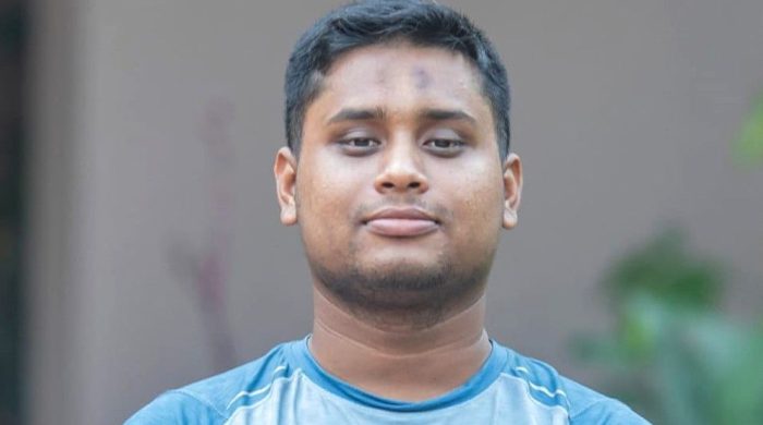 লন্ডনে গিয়ে প্রধান উপদেষ্টা সিজদা দিয়ে এসেছেন: হাসনাত আব্দুল্লাহ