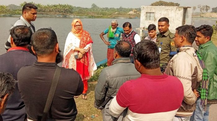 কেশবপুরে ঘেরে মাছের খাদ্য হিসেবে পোল্ট্রি বিষ্ঠা ব্যবহার: ৫০ হাজার টাকা জরিমানা