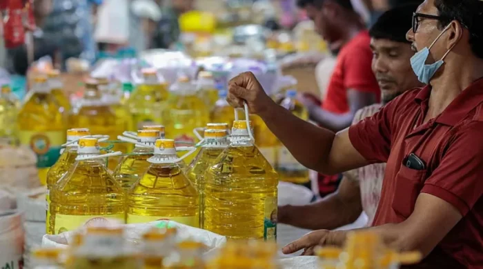 বোতলজাত সয়াবিন তেলের দাম বাড়াল সরকার