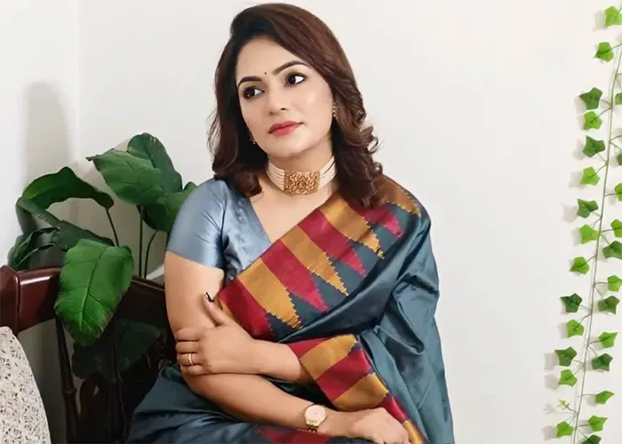 সড়ক দুর্ঘটনায় আহত অভিনেত্রী মৌসুমী মৌ, অল্পের জন্য রক্ষা পেলেন বড় বিপদ থেকে