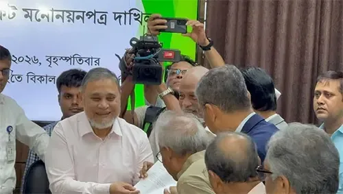 প্রেসিডেন্ট নির্বাচনে বিএনপির প্রার্থী মির্জা ফখরুলের মনোনয়নপত্র জমা