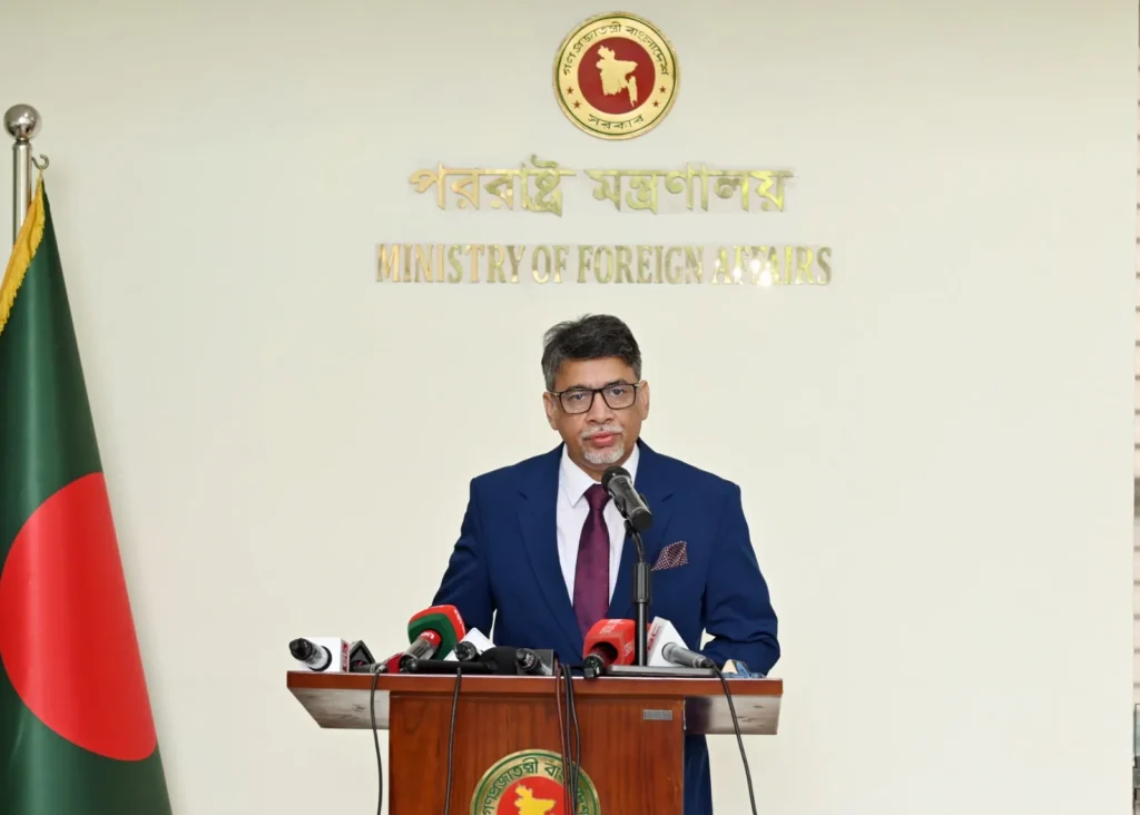 অনুকূল পরিবেশ ছাড়া ভারত সফরে যাবেন না প্রধানমন্ত্রী, ঢাকার পক্ষ থেকে স্পষ্ট বার্তা