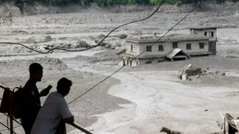 নেপাল-তিব্বত সীমান্তে বন্যা ও ভূমিধস: নিখোঁজ কয়েকশ, উদ্ধার তৎপরতা অব্যাহত