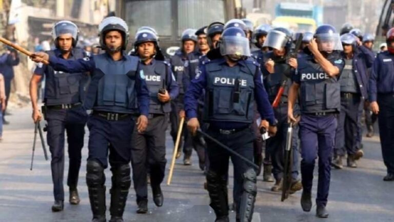 ১৫ আগস্ট ঘিরে দেশজুড়ে কঠোর নিরাপত্তা: রাজধানীতে নিষিদ্ধ সংগঠনের অর্ধশতাধিক নেতাকর্মী আটক