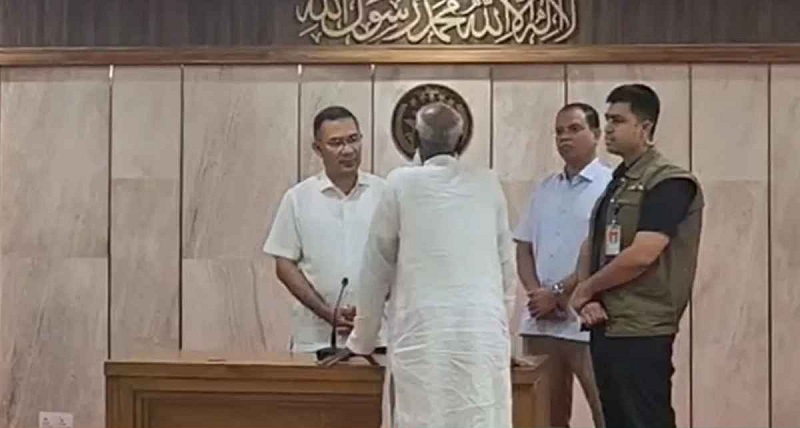 গুম ও জুলাই অভ্যুত্থানে শহীদ পরিবারের ৭৪ জনকে প্রধানমন্ত্রীর চাকরির নিয়োগপত্র প্রদান