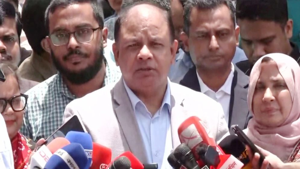 ডিজিএফআইয়ের আয়নাঘরে তারেক রহমানকেও নিরাপত্তা ঘটনায় করা হয়েছিল: চিফ প্রসিকিউটর আমিনুল ইসলাম