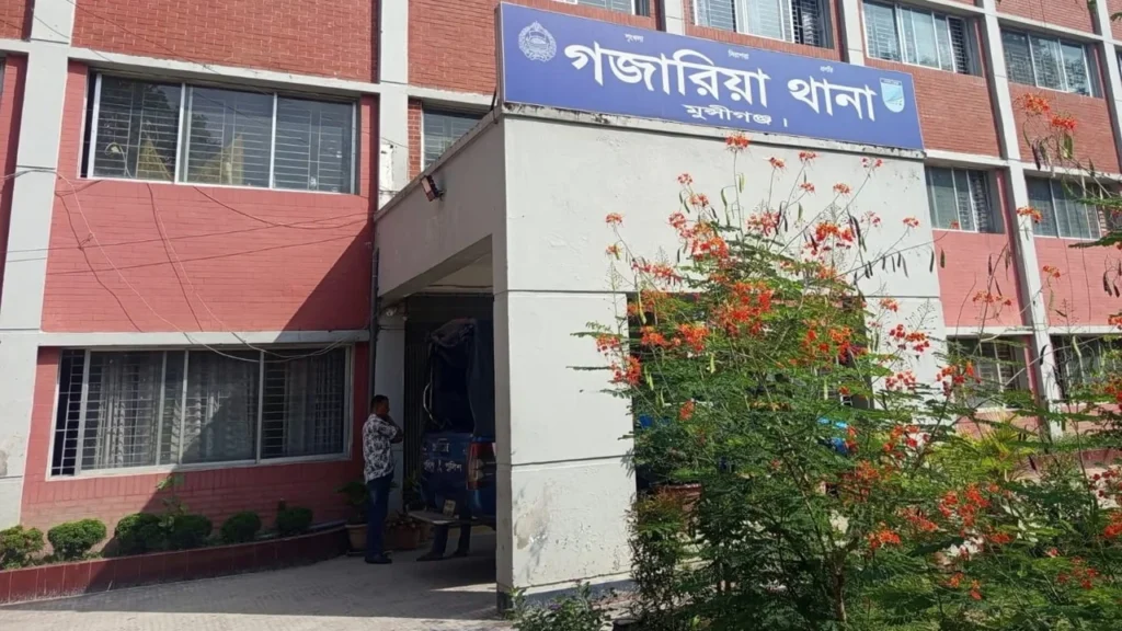 মুন্সীগঞ্জের গজারিয়ায় ব্যবসায়ীর বাড়িতে সশস্ত্র সম্পদ সংক্রান্ত ঘটনায়: লুট ১৫ লাখ টাকার মালামাল