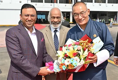 ঢাকায় পৌনে এক ঘণ্টার ট্রানজিটে ভুটানের প্রধানমন্ত্রী