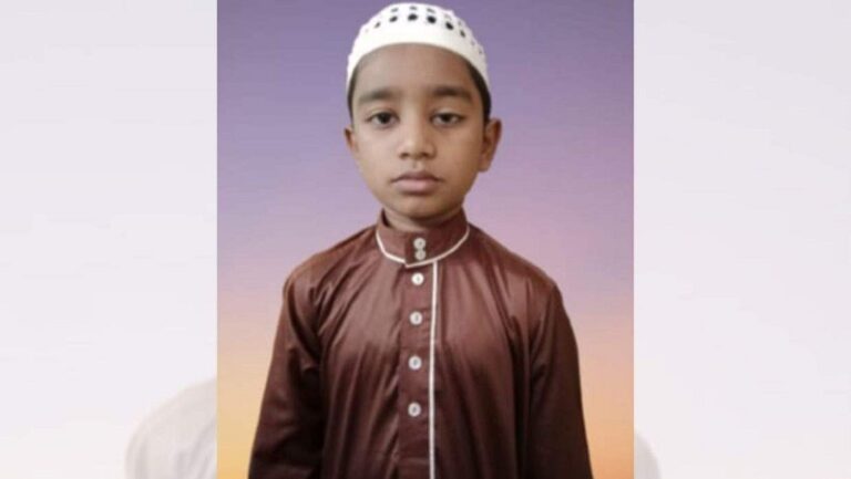 মাত্র ১২ মাসে পবিত্র কোরআন মুখস্থ করল শিশু তাহমিদুল