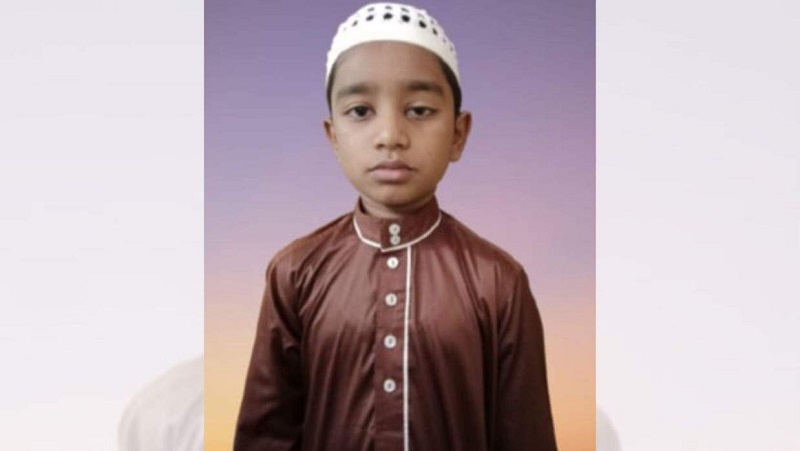 মাত্র ১২ মাসে পবিত্র কোরআন মুখস্থ করল শিশু তাহমিদুল