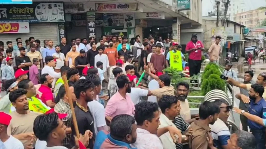 শ্রীনগরে বিএনপির প্রতিষ্ঠাবার্ষিকীর মিছিলে দুই পক্ষের সংঘর্ষ, ওসিসহ আহত ১০