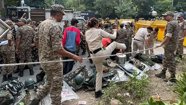 ঢাকার সানভ্যালিতে বৃক্ষরোপণ করল বিওয়াইডি বাংলাদেশ