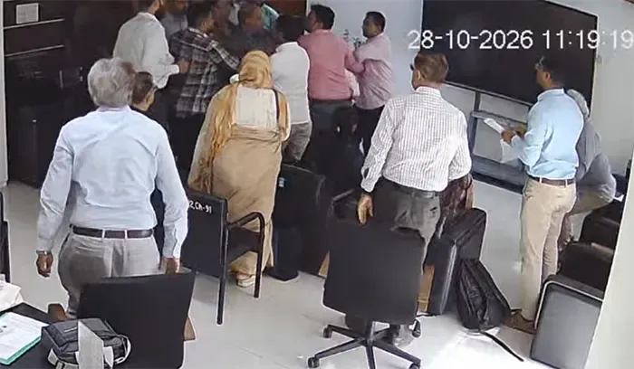 আইইডিসিআর কার্যালয়ে ঢুকে পরিচালককে নিরাপত্তা ঘটনায়, অভিযোগে জড়িত ব্যক্তি ড্যাব