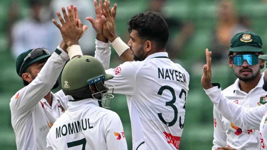 দুই উইকেট তুলে লিডের আশা জাগাল বাংলাদেশ