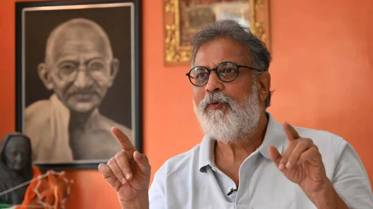 বিক্ষোভে যোগ দিতে যাওয়ার পথে আটক মহাত্মা গান্ধীর প্রপৌত্র