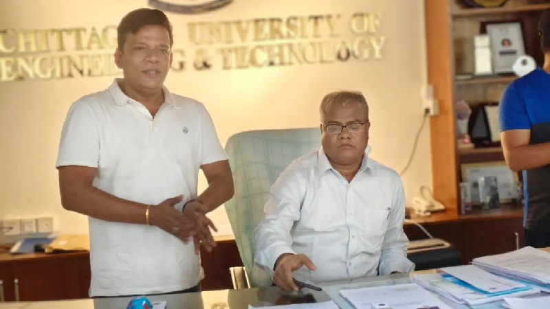 নিয়োগের ২০ দিন পর চুয়েট প্রশাসনিক ভবনে নতুন উপাচার্য