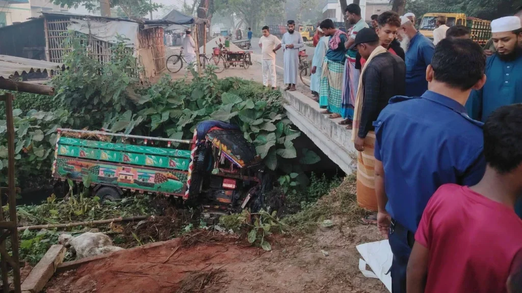 চুয়াডাঙ্গায় গরুবাহী ট্রলি নিয়ন্ত্রণ হারিয়ে নিহত ১