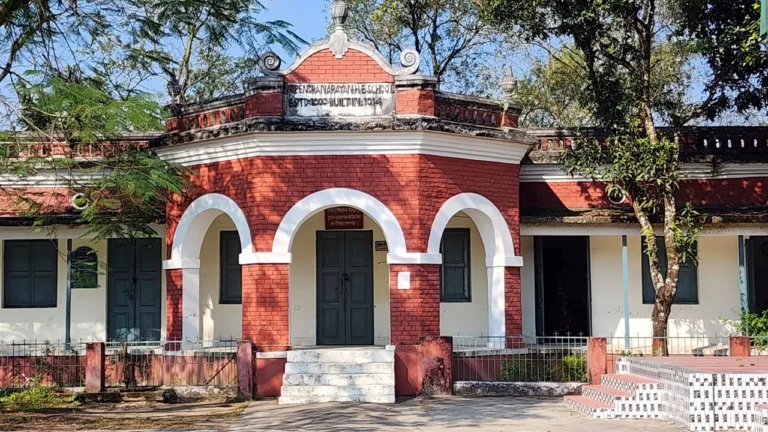শিক্ষাবর্ষের ১০ মাস পেরোলেও বই পায়নি নৃপেন্দ্র নারায়ণ স্কুলের